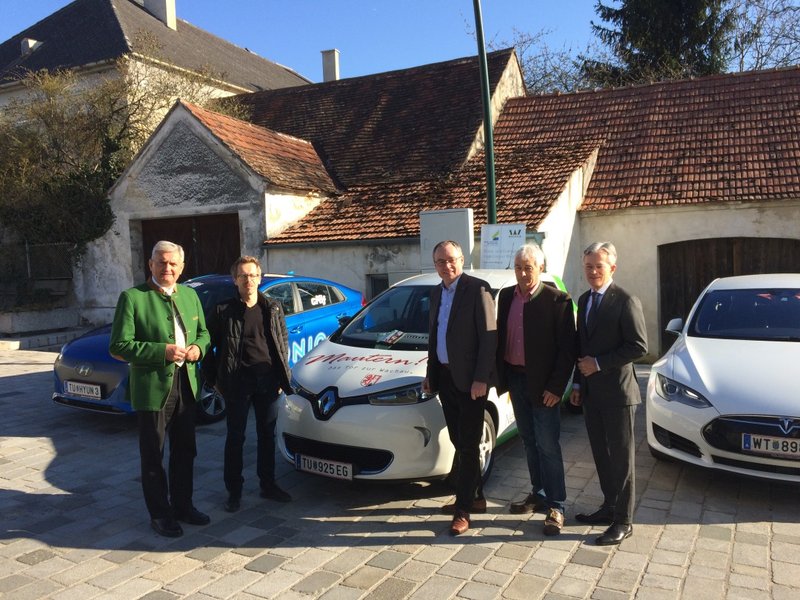 Eröffnung Schnellladestation Grafenwörth mit E-Auto Test