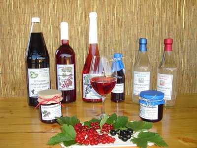 Ribisel-Säfte aus Kirchberg/Winkl